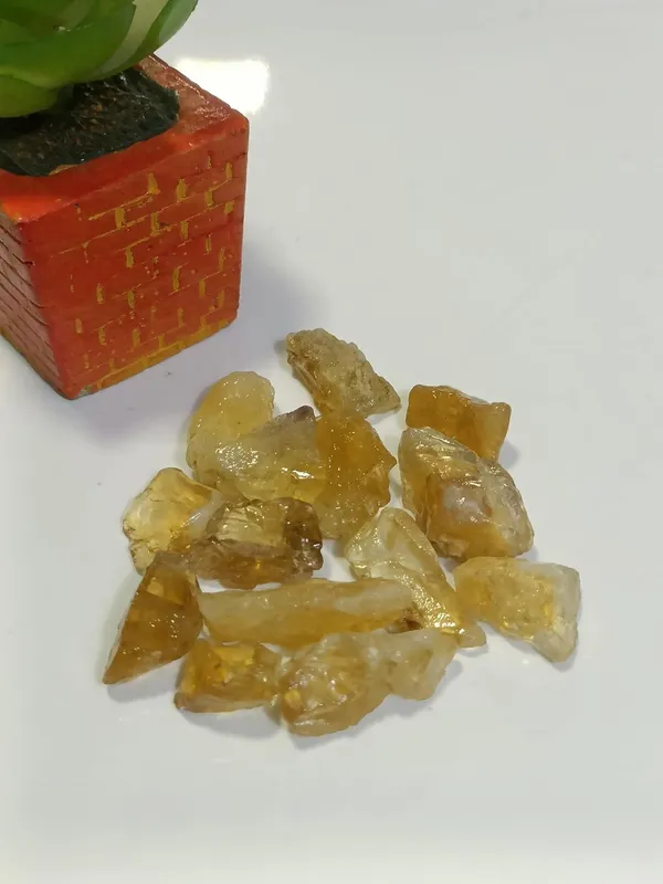 Naturals_Stones_Pyrite_And_Citrine_Clear_Rose_Quartz_Green_Aventurine_Jade_Tiger_Eye_Selenite_Healing_Crystal_Gemstones._(Pyrite_And_Citrine)