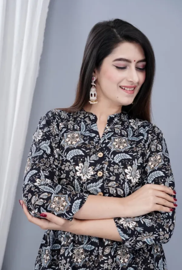 Women_Black_Floral_Gown_Dress
