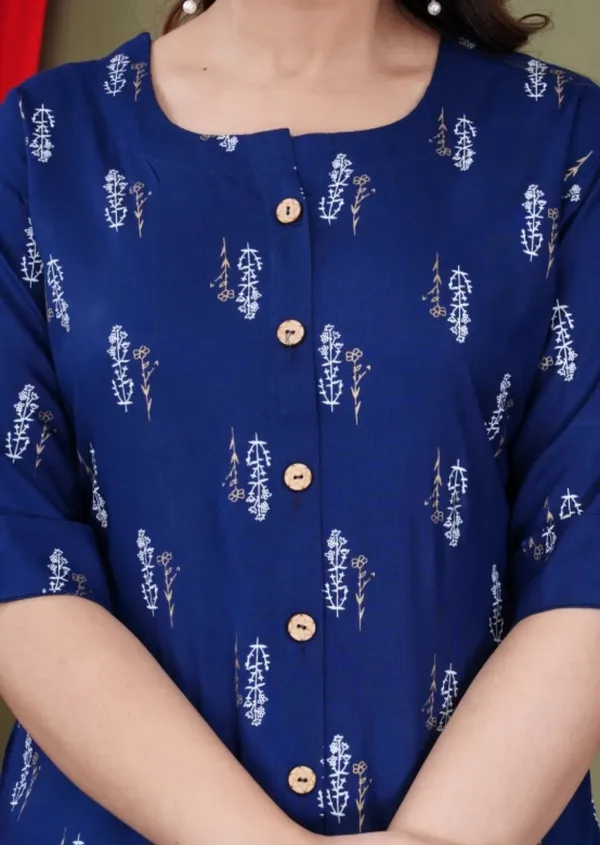 Casual_Roll_Up_Sleeves_Printed_Women_Blue_Top