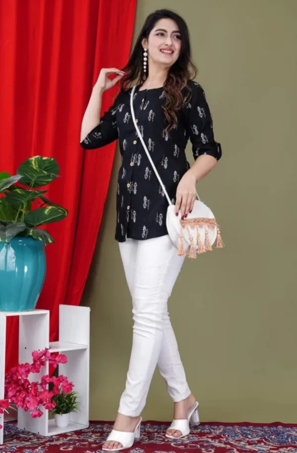 Casual_Roll_Up_Sleeves_Printed_Women_Black_Top