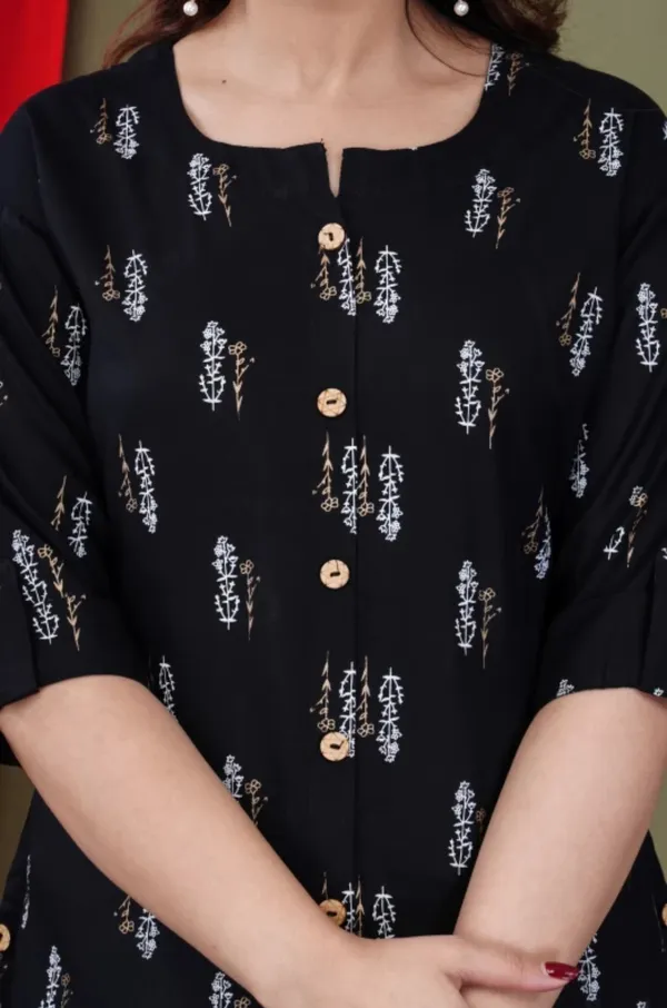 Casual_Roll_Up_Sleeves_Printed_Women_Black_Top