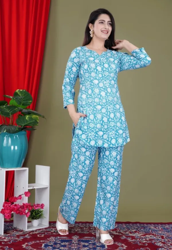 Turquoise_Rayon_Round_Collar_3/4Th_Sleeves_Floral_Printed_Top_&_Pant_Co-Ord_Set