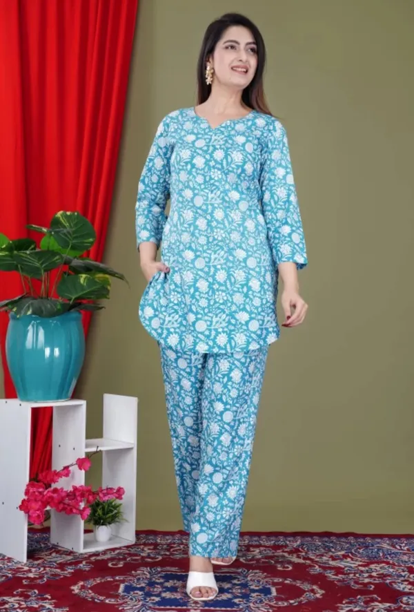 Turquoise_Rayon_Round_Collar_3/4Th_Sleeves_Floral_Printed_Top_&_Pant_Co-Ord_Set