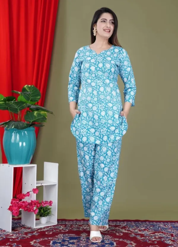 Turquoise_Rayon_Round_Collar_3/4Th_Sleeves_Floral_Printed_Top_&_Pant_Co-Ord_Set