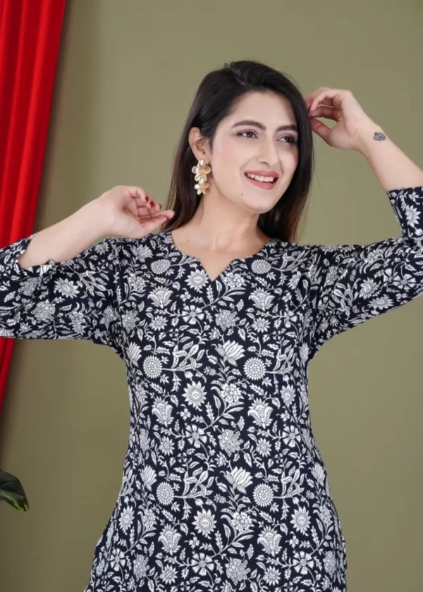 Black_Rayon_Round_Collar_3/4Th_Sleeves_Floral_Printed_Top_&_Pant_Co-Ord_Set