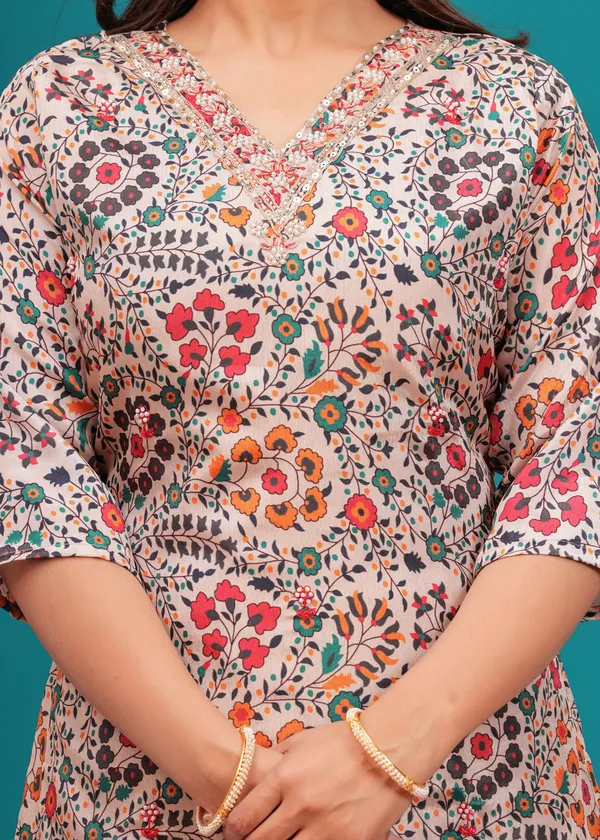 Cream_Chinon_V_Neck_3/4Th_Sleeves_Floral_Printed_Straight_Kurta,_Pant_Set_With_Dupatta