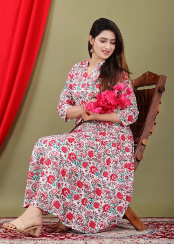 Women_Floral_Print_Viscose_Rayon_Red_Anarkali_Kurta