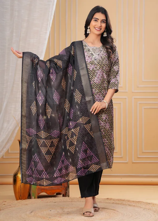 Black_&_Gold_Geometric_Print_Kurta_Set_with_Embellished_Dupatta_(Design2)