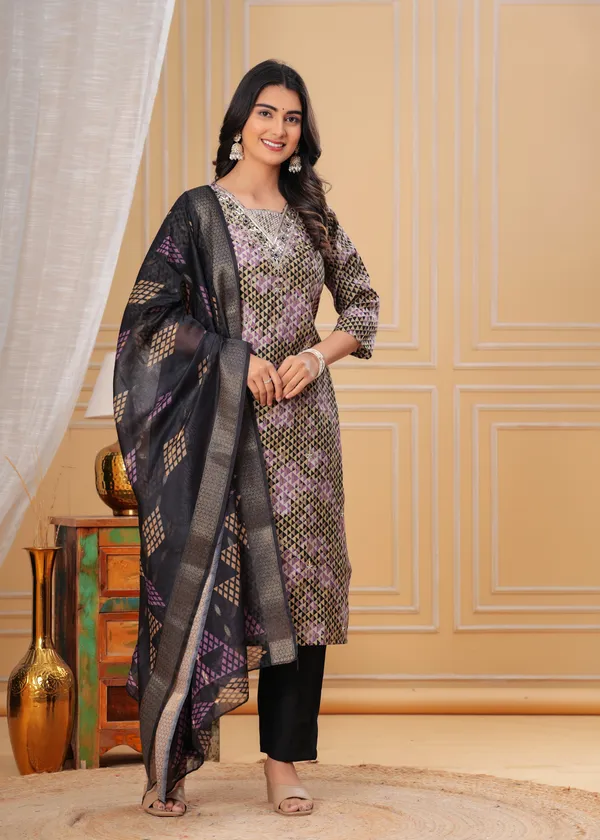 Black_&_Gold_Geometric_Print_Kurta_Set_with_Embellished_Dupatta_(Design2)