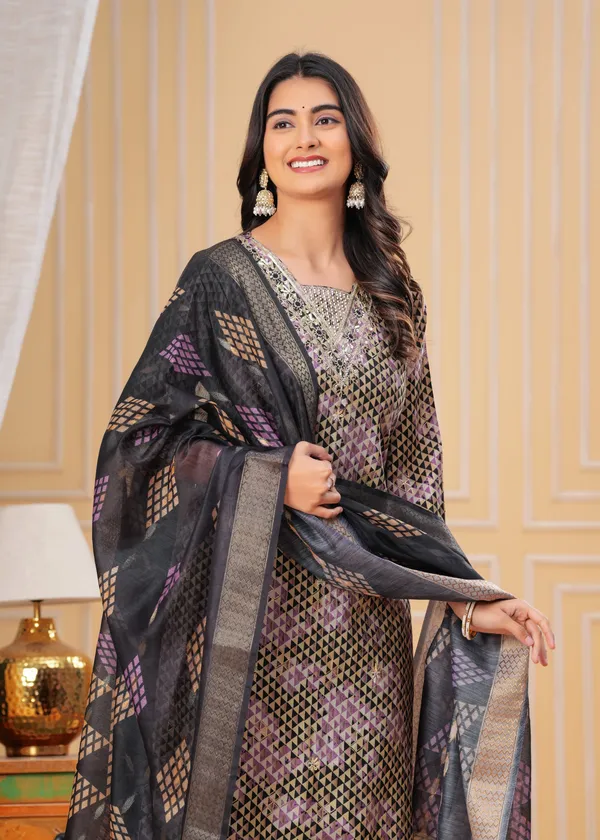 Black_&_Gold_Geometric_Print_Kurta_Set_with_Embellished_Dupatta_(Design2)