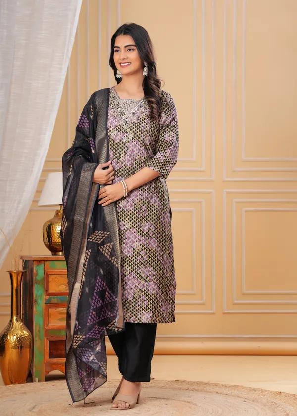 Black_&_Gold_Geometric_Print_Kurta_Set_with_Embellished_Dupatta_(Design2)