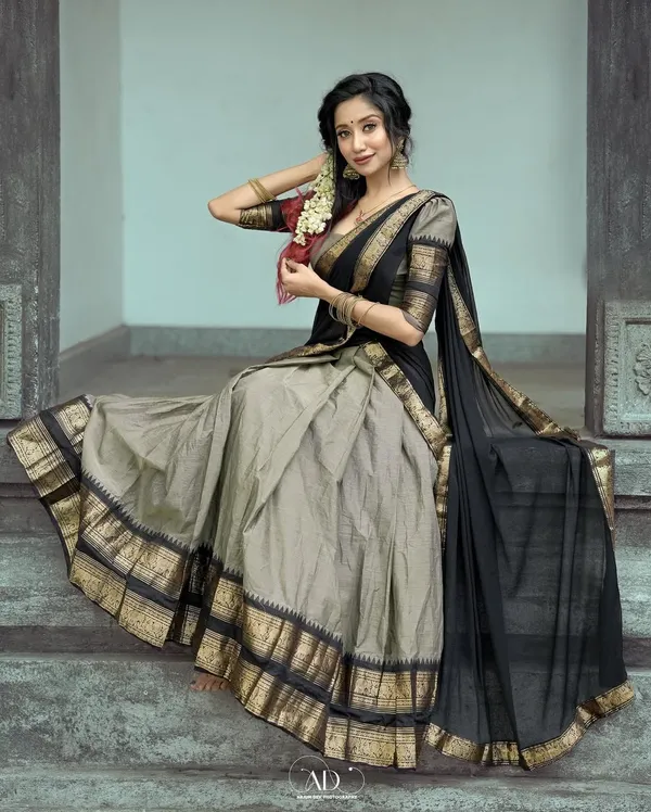 Kanjivaram_Silk_Zari_Half_Lehenga_Saree_With_Blouse_And_Dupatta