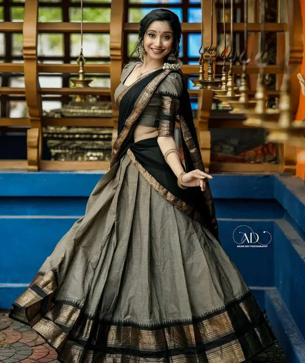 Kanjivaram_Silk_Zari_Half_Lehenga_Saree_With_Blouse_And_Dupatta