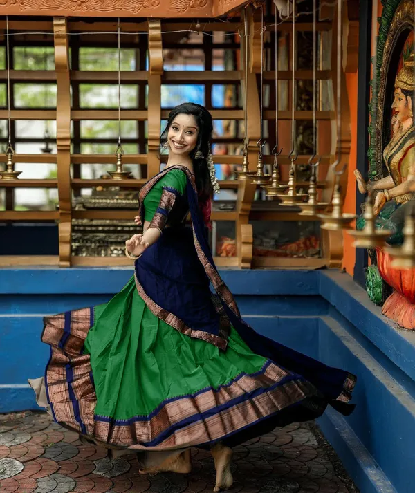 Kanjivaram_Silk_Half_Lehenga_Saree_With_Blouse_And_Dupatta