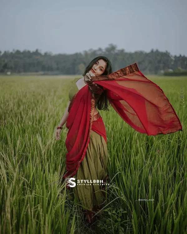 Kanjivaram_Silk_Half_Lehenga_Saree_With_Blouse_And_Dupatta