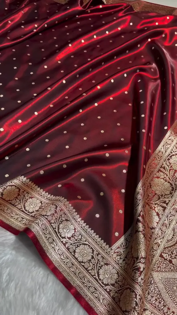 Banasari_maroon_hevy_silk_saree_whie_blouse