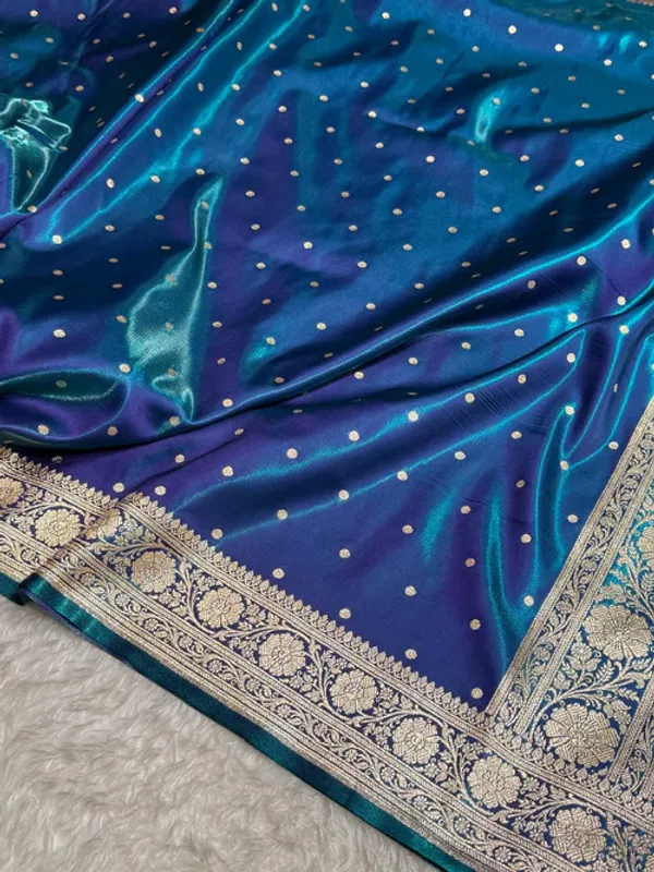 Banasari_royal_blue_hevy_silk_saree_whie_blouse
