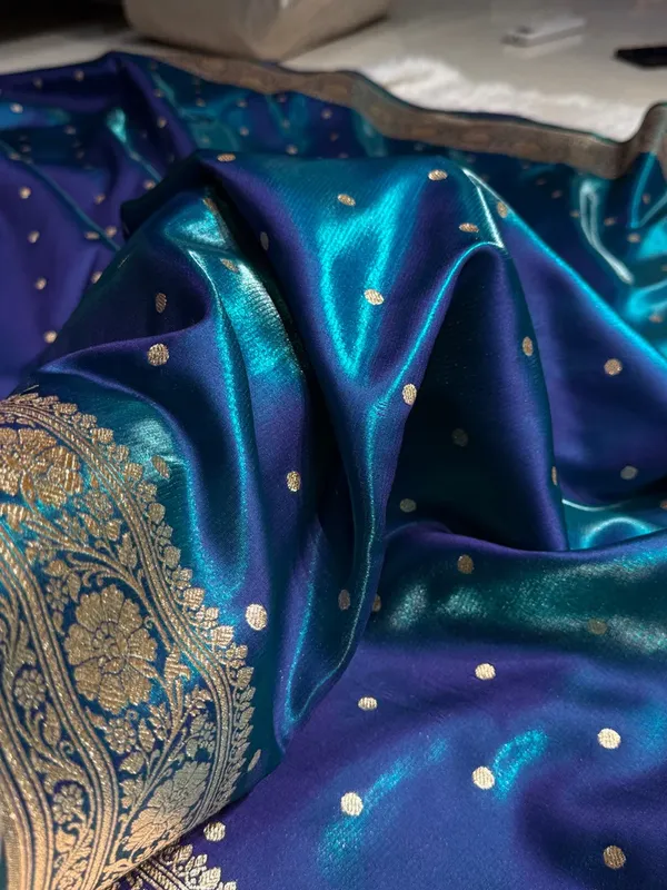 Banasari_royal_blue_hevy_silk_saree_whie_blouse