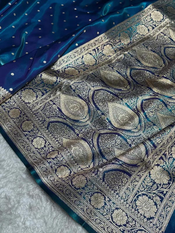 Banasari_royal_blue_hevy_silk_saree_whie_blouse