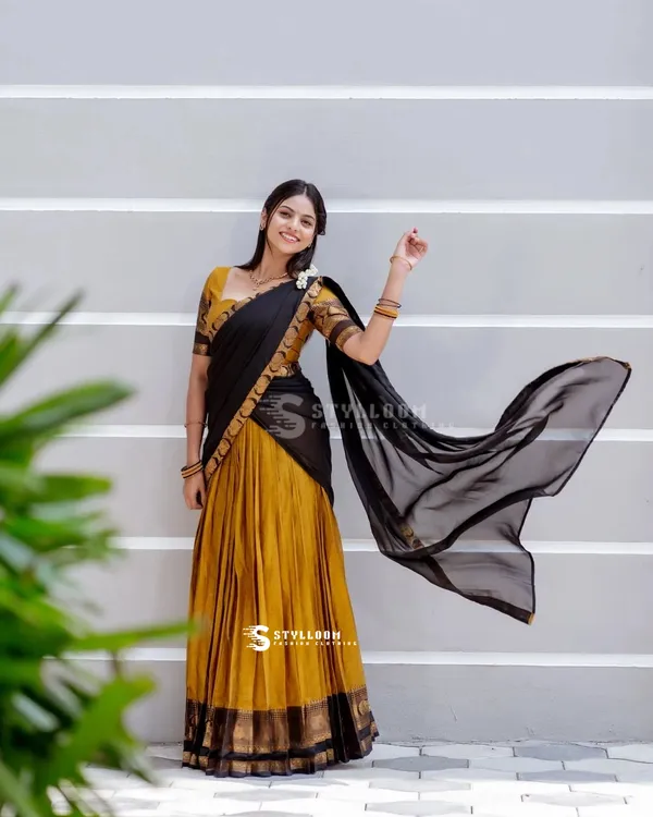 Kanjivaram_Silk_Half_Lehenga_Saree_With_Blouse_And_Dupatta