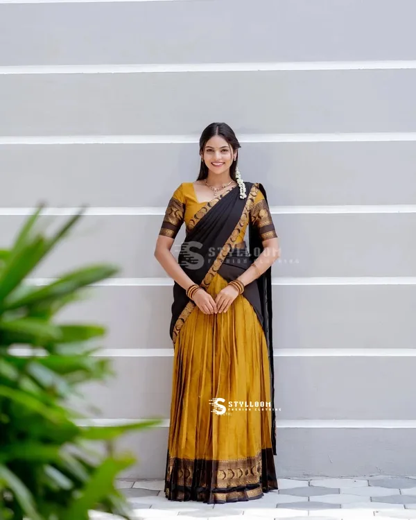 Kanjivaram_Silk_Half_Lehenga_Saree_With_Blouse_And_Dupatta