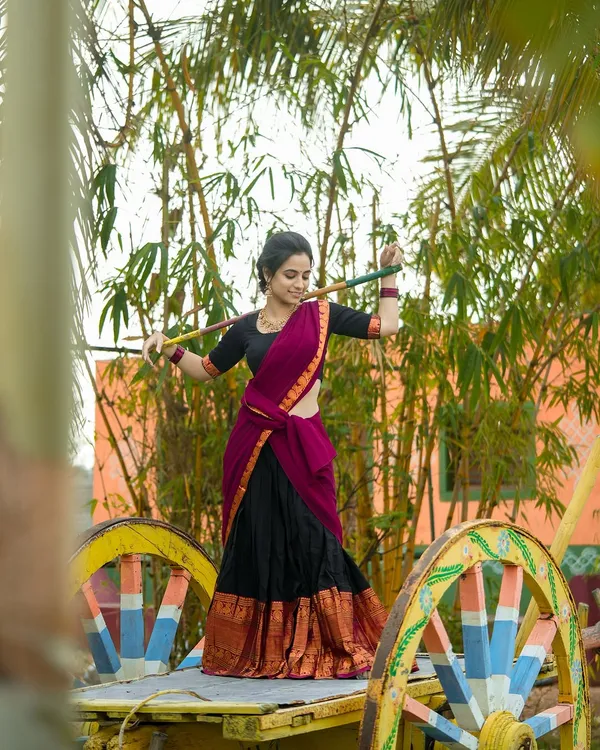 Kanjivaram_Silk_Zari_Half_Lehenga_Saree_With_Blouse_And_Dupatta