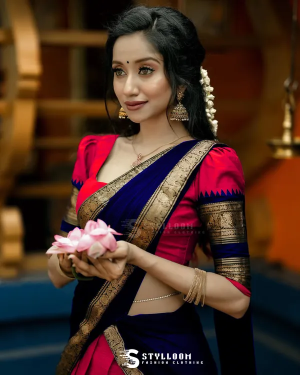Kanjivaram_Silk_Zari_Half_Lehenga_Saree_With_Blouse_And_Dupatta