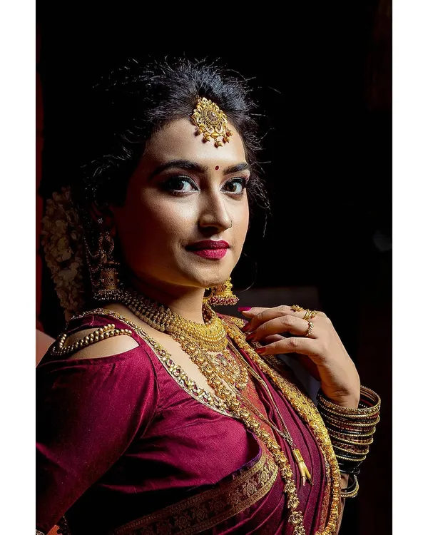 Maroon__Timeless_Linen_Saree_With_Elegant_Minimalist_Patterns_For_Women