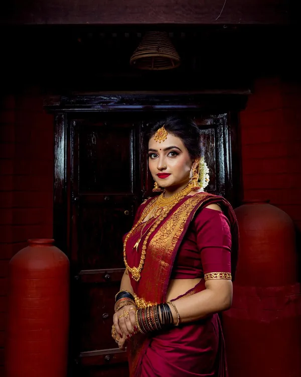 Maroon__Timeless_Linen_Saree_With_Elegant_Minimalist_Patterns_For_Women
