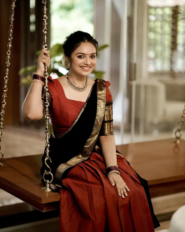Kanjivaram_Silk_Zari_Half_Lehenga_Saree_With_Blouse_And_Dupatta