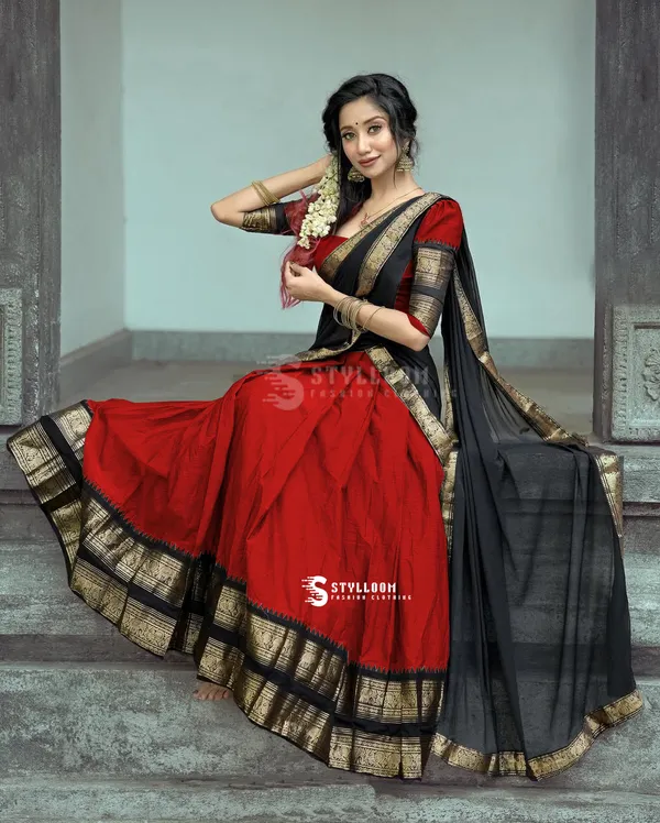 Kanjivaram_Silk_Half_Lehenga_Saree_With_Blouse_And_Dupatta