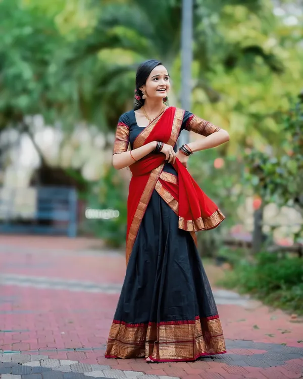 Kanjivaram_Silk_Zari_Half_Lehenga_Saree_With_Blouse_And_Dupatta
