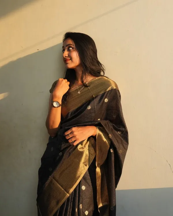 Black_Banarasi_Designer_Silk_Saree_With_Unstitched_Blouse_Piece_For_Women