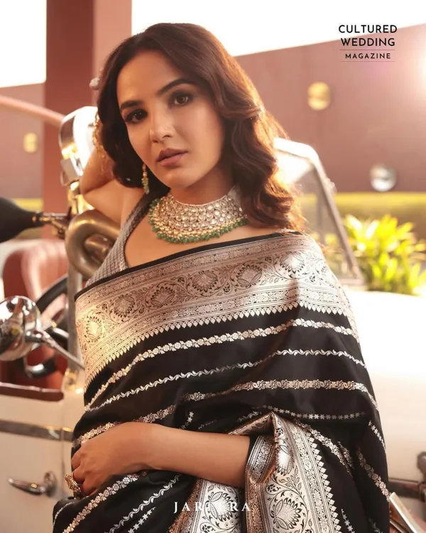 Black_Banarasi_Designer_Silk_Saree_With_Unstitched_Blouse_Piece_For_Women