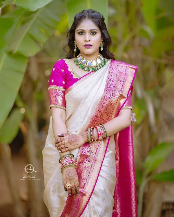 Cream_Banarasi_Soft_Lichi_Designer_Silk_Saree_With_Unstitched_Blouse_Piece_For_Women