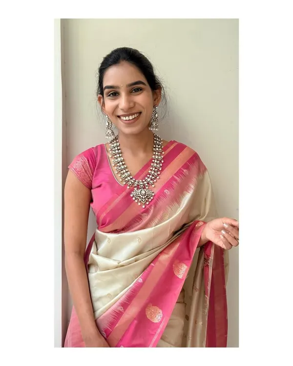 Cream_Pink_Banarasi_soft_Designer_Silk_Saree_With_Unstitched_Blouse_Piece_For_Women