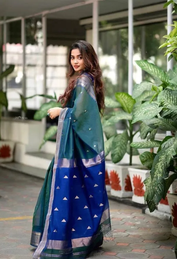 Mint_Blue_Soft_Lilan_Slab_Saree_With_Unstitched_Blouse_Piece_For_Women