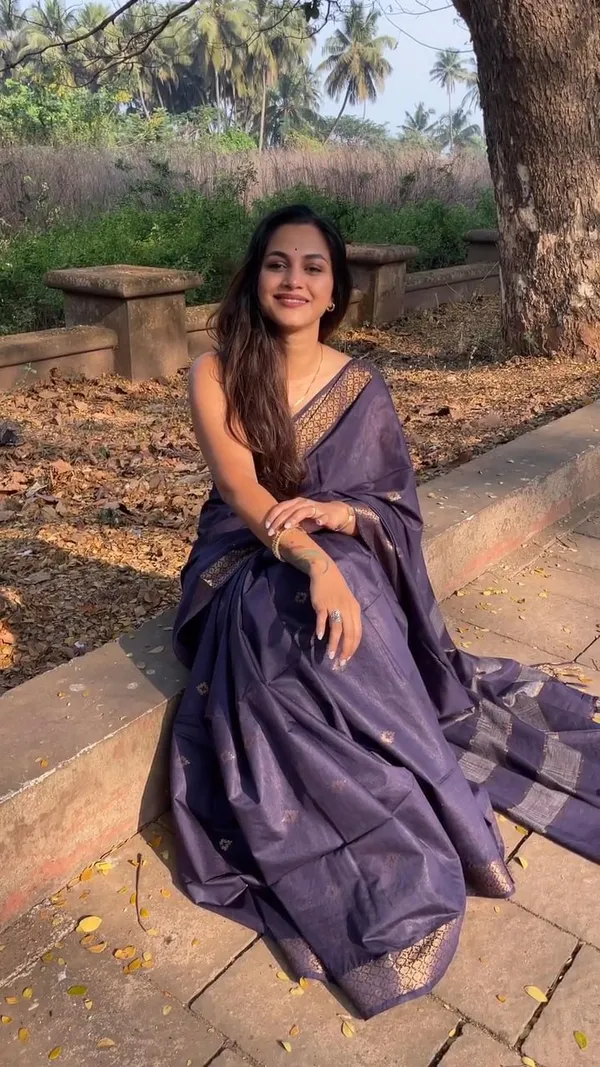 Nevy_Blue_Banarasi_Soft_Silk_Saree_With_Unstiched_Blouse_Peace_For_Women