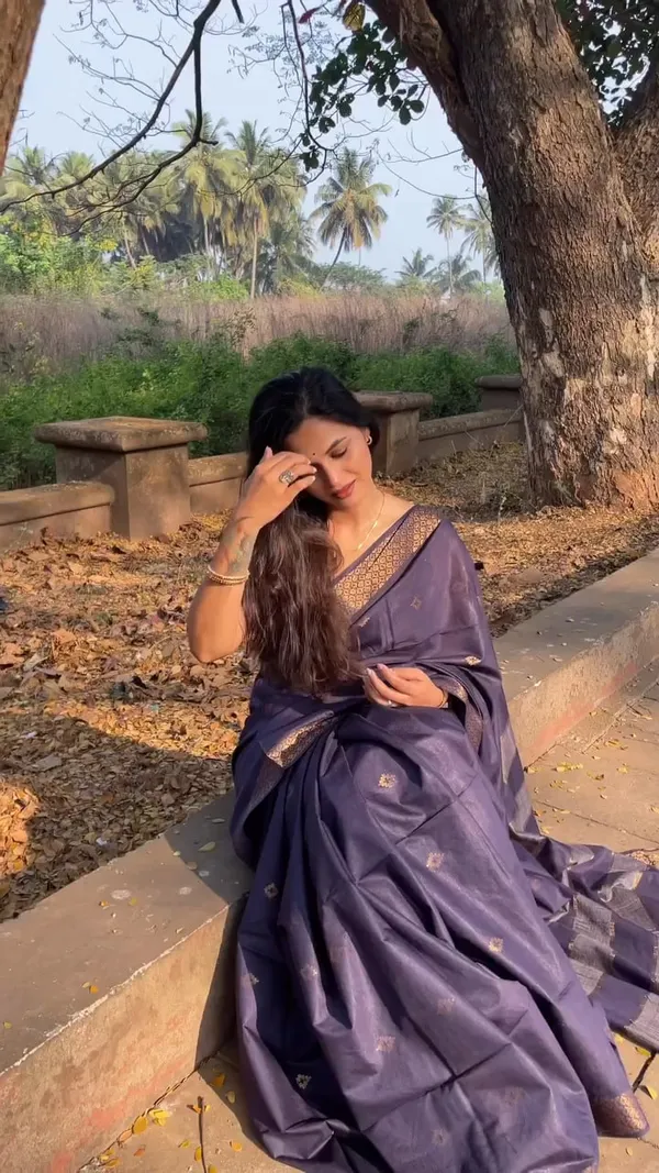 Nevy_Blue_Banarasi_Soft_Silk_Saree_With_Unstiched_Blouse_Peace_For_Women