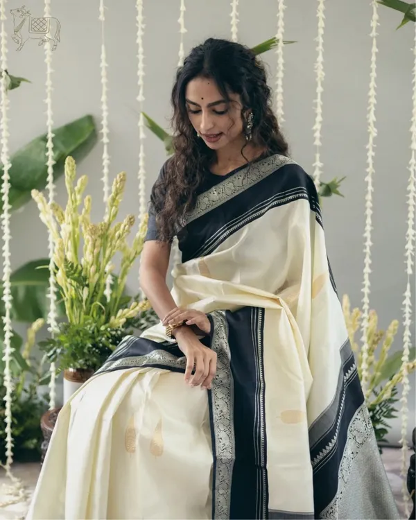 Off_White_Banarasi_Soft_Lichi_Designer_Silk_Saree_With_Unstitched_Blouse_Piece_For_Women
