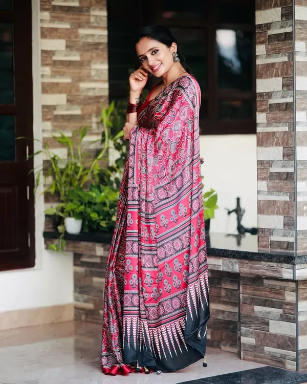 Pink_Trending__Ajrakh_Saree_With_Blouse_Piece_For_Women