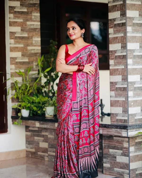 Pink_Trending__Ajrakh_Saree_With_Blouse_Piece_For_Women