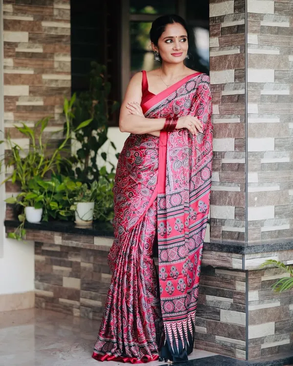 Pink_Trending__Ajrakh_Saree_With_Blouse_Piece_For_Women
