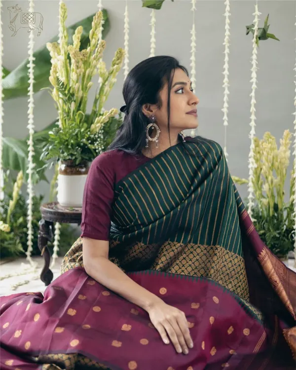 Rani_Green_Banarasi_Designer_Silk_Saree_With_Unstitched_Blouse_Piece_For_Women