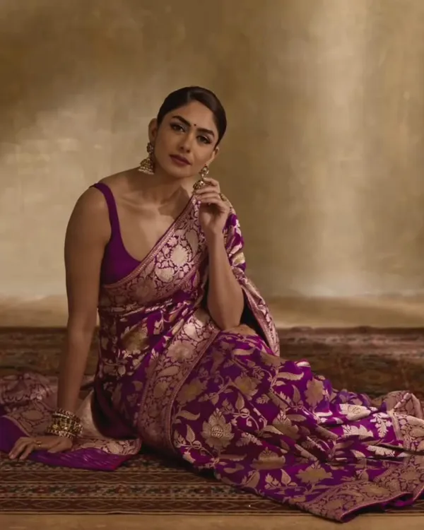 Wine_Banarasi_Designer_Silk_Saree_With_Unstitched_Blouse_Piece_For_Women