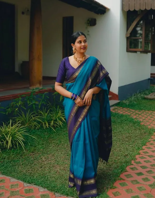 Blue_Banarasi_soft_Designer_Silk_Saree_With_Unstitched_Blouse_Piece_For_Women