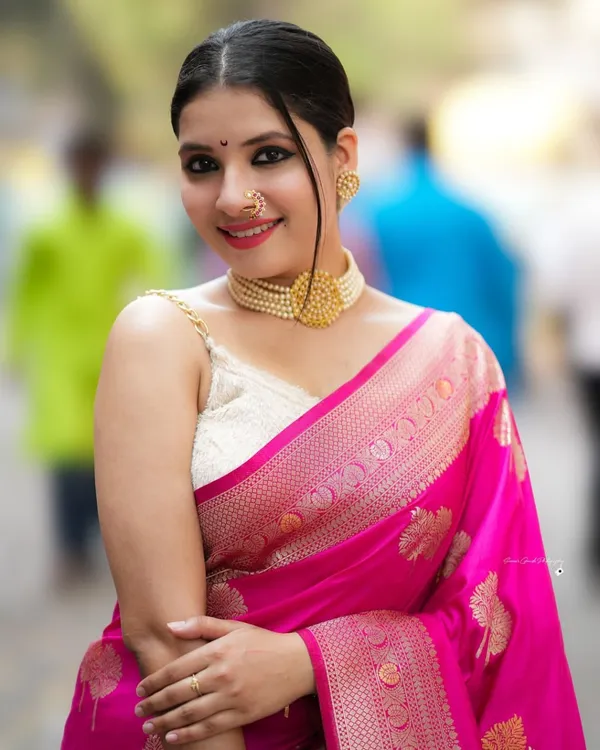 Pink_Banarasi_Soft_Designer_Silk_Saree_With_Unstitched_Blouse_Piece_For_Women
