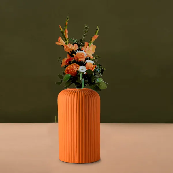 Evelyn_Small_Lily_Ceramic_Flower_Vase_For_Living_Room,_Bedroom,_Dining_Table,_Home_Decoration_(H_-_15.5_X_D_-_8_Cm,_Lily)