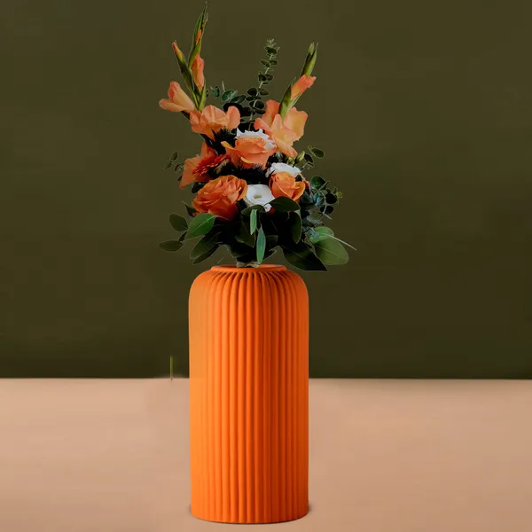 Evelyn_Medium_Lily_Ceramic_Flower_Vase_For_Living_Room,_Bedroom,_Dining_Table,_Home_Decoration_(H_-_20.5_X_D_-_9_Cm,_Lily)