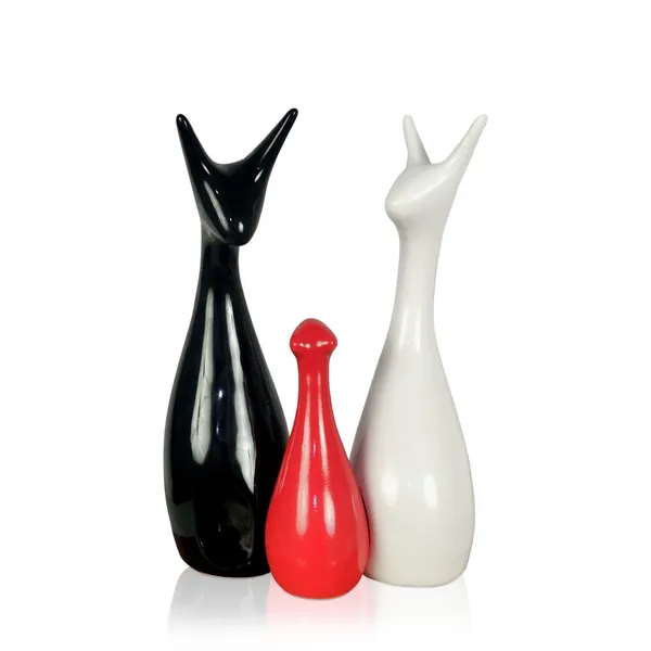 Deer_Family_Set_Of_3_Brw_Ceramic_Figurine_Showpiece_Artifact_Abstract_Animal_Statue_For_Indoor,_Home,_Office_Decor,_(D_-_7_X_H_-_27_Cm),_(Black,_Red,_White)